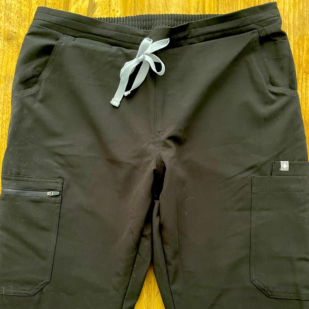 NWT Yola Skinny Scrub Pants Medium Petite